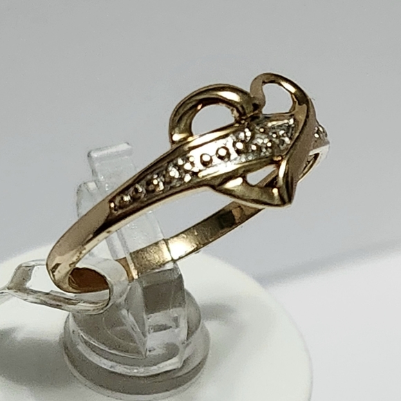 10K Gold diamond heart Ring sz 6.5 - Picture 3 of 9